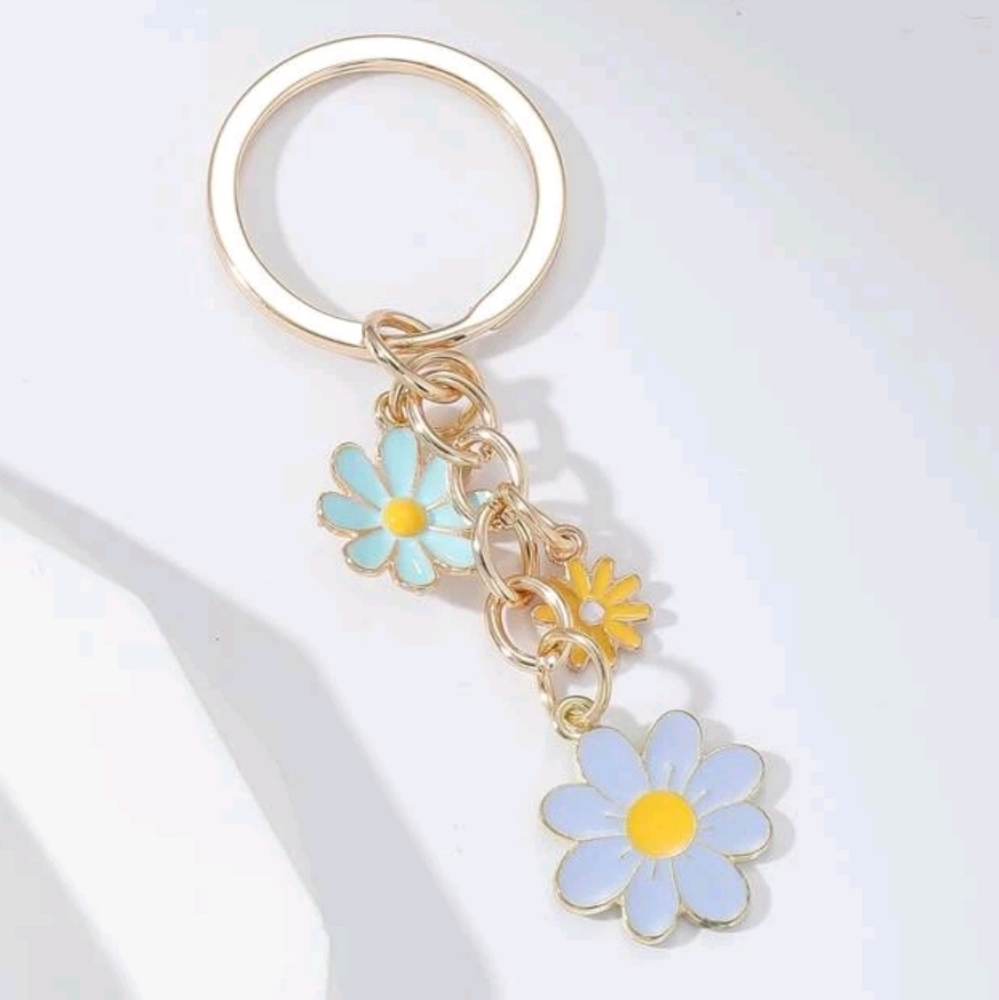 🌼 Adorable Daisy Keychain - Picture 4 of 5